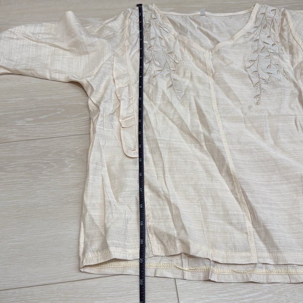 ✨ Kids Cream V-Neck Blouse - Picture 5 of 7